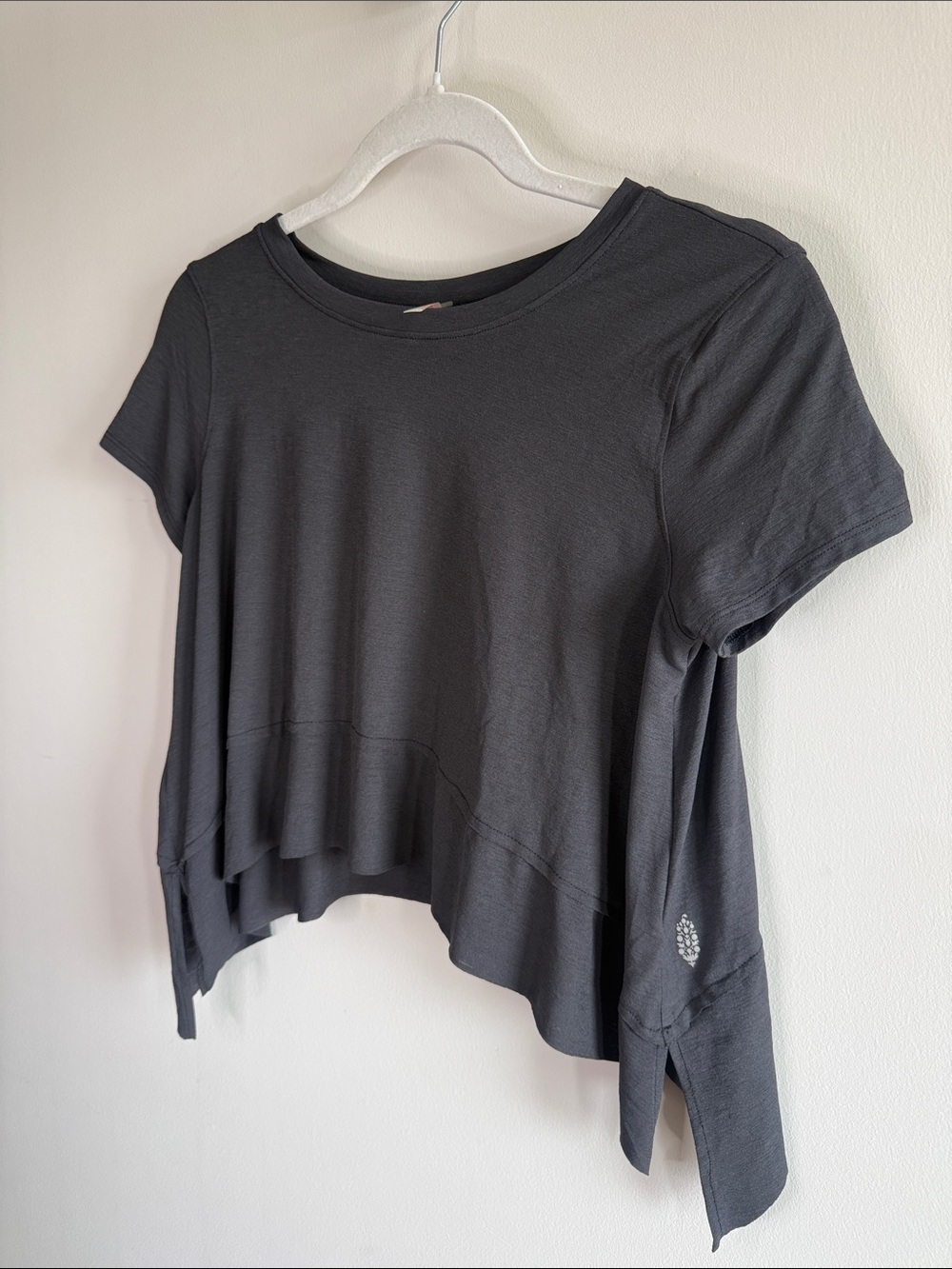 Free People Gray Short-Sleeve Layered Hem Tee, XS